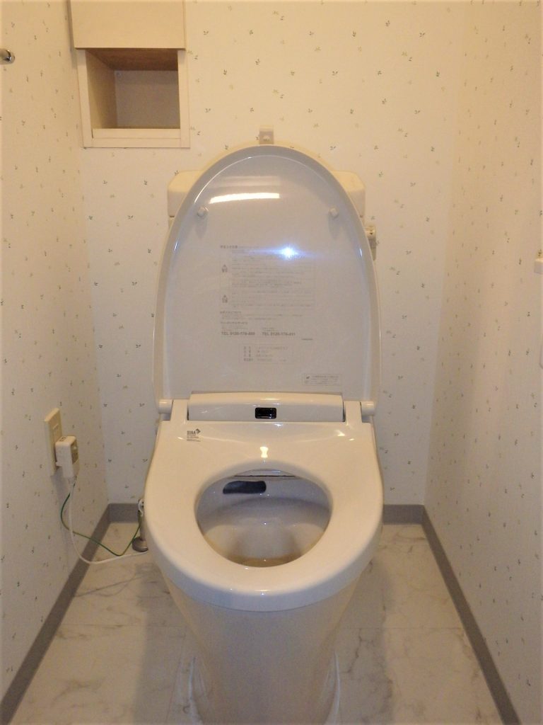 鴻巣市｜トイレリフォーム（LIXIL：アメージュZ）