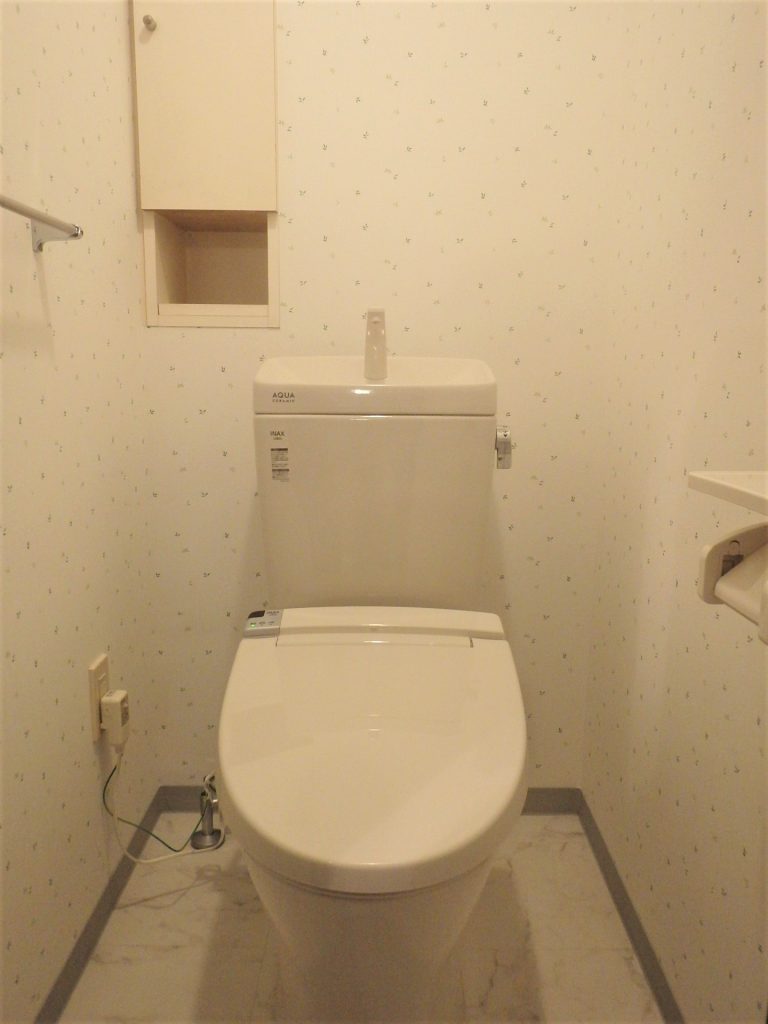 鴻巣市｜トイレリフォーム（LIXIL：アメージュZ）