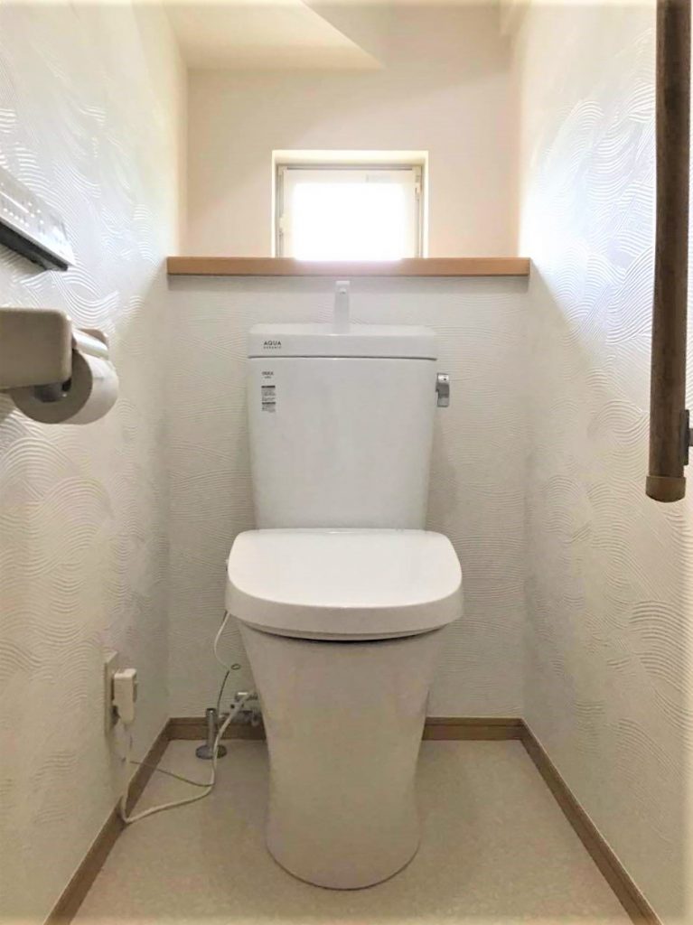 上尾市｜トイレリフォーム（LIXIL：アメージュZ）