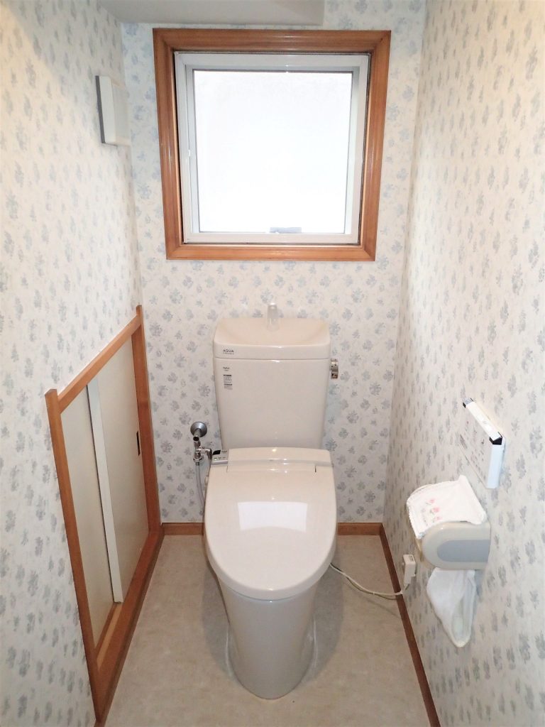 上尾市｜トイレリフォーム（LIXIL：アメージュZ）