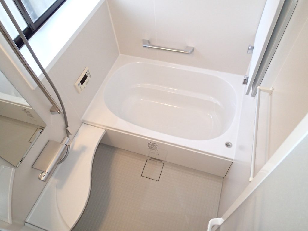 桶川市｜明るく暖かな浴室に大変身！暖房換気扇で冬の入浴も快適に　浴室リフォーム