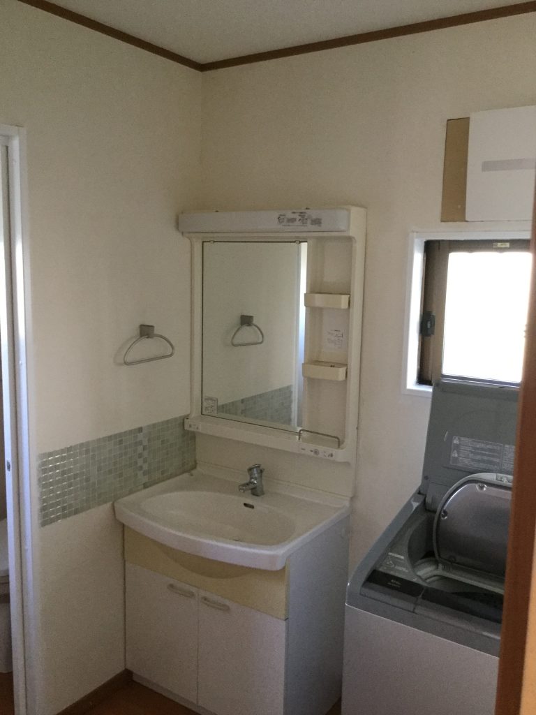 上尾市｜洗面所リフォーム（LIXIL：エスタ）