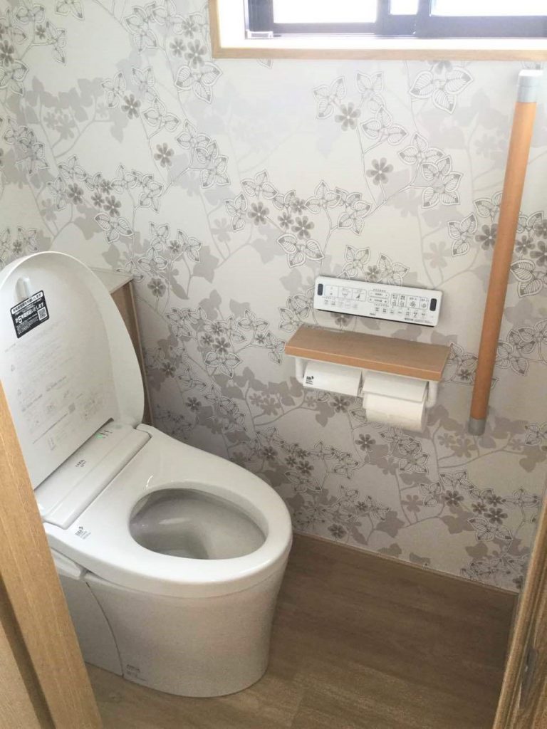 北本市｜トイレリフォーム（LIXIL：リフォレＩ型）