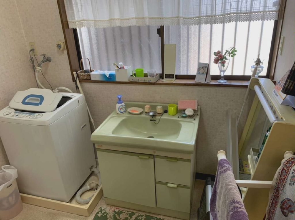 上尾市｜洗面所リフォーム（LIXIL：エスタ）