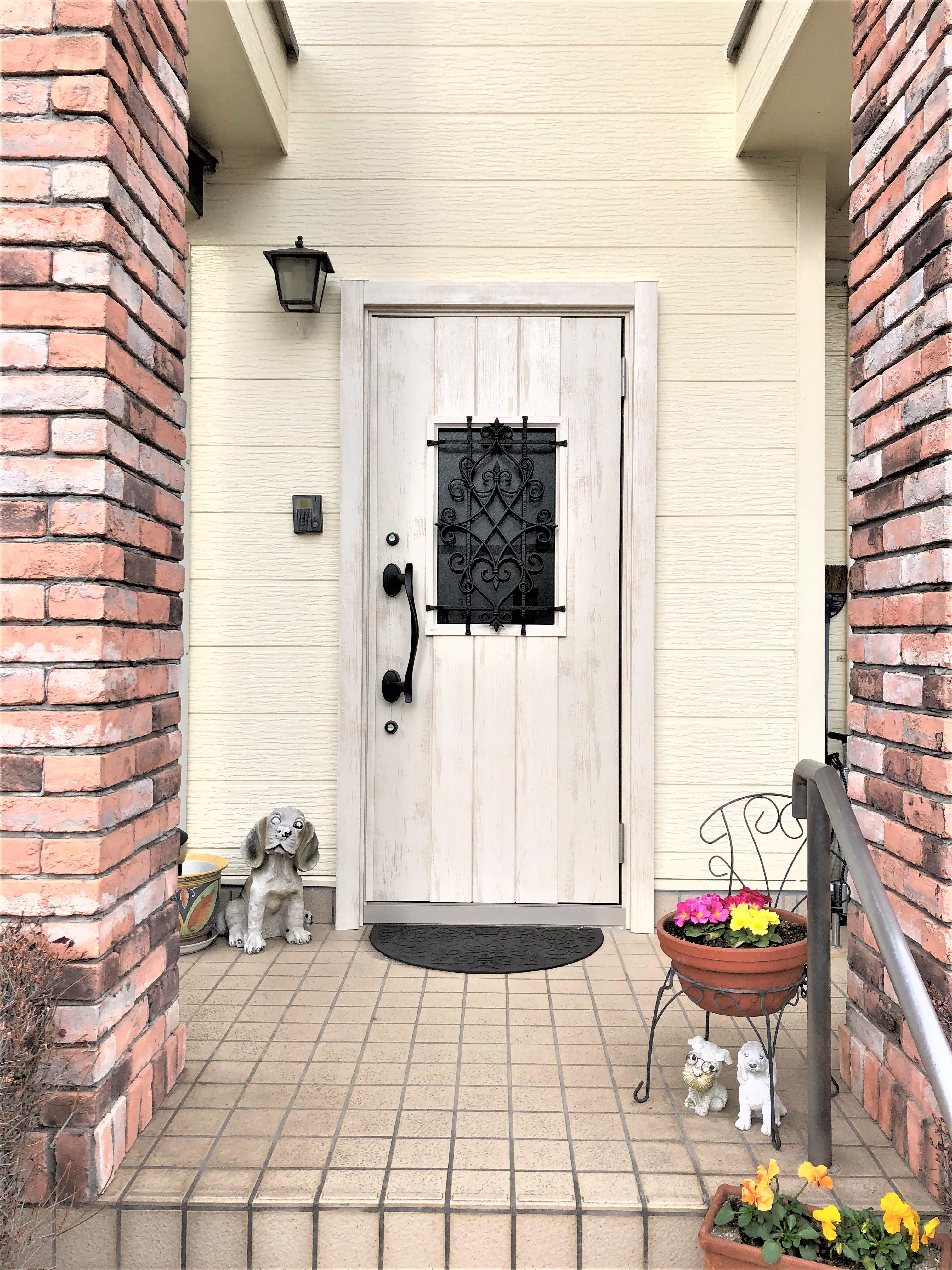 ★玄関ドアの施工事例がアップされました！