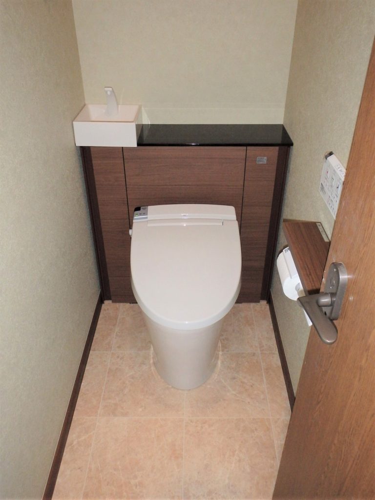 桶川市｜トイレリフォーム（LIXIL：リフォレＩ型）