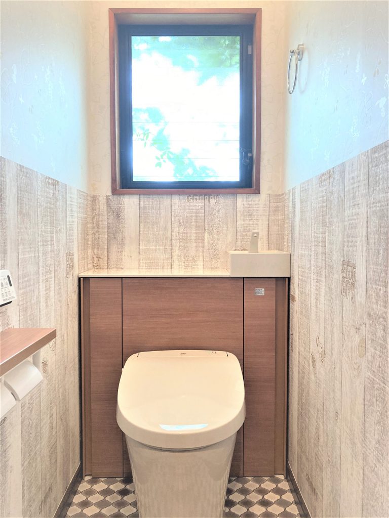 鴻巣市｜トイレリフォーム（LIXIL：リフォレＩ型）