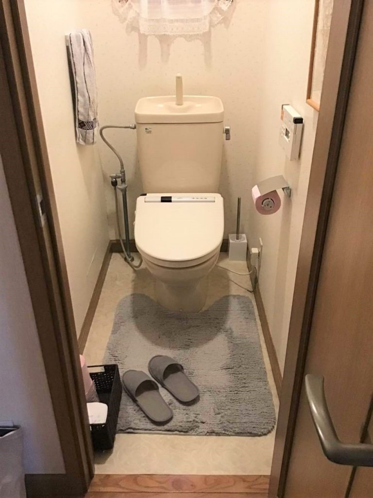 鴻巣市｜トイレリフォーム（LIXIL：リフォレＩ型）