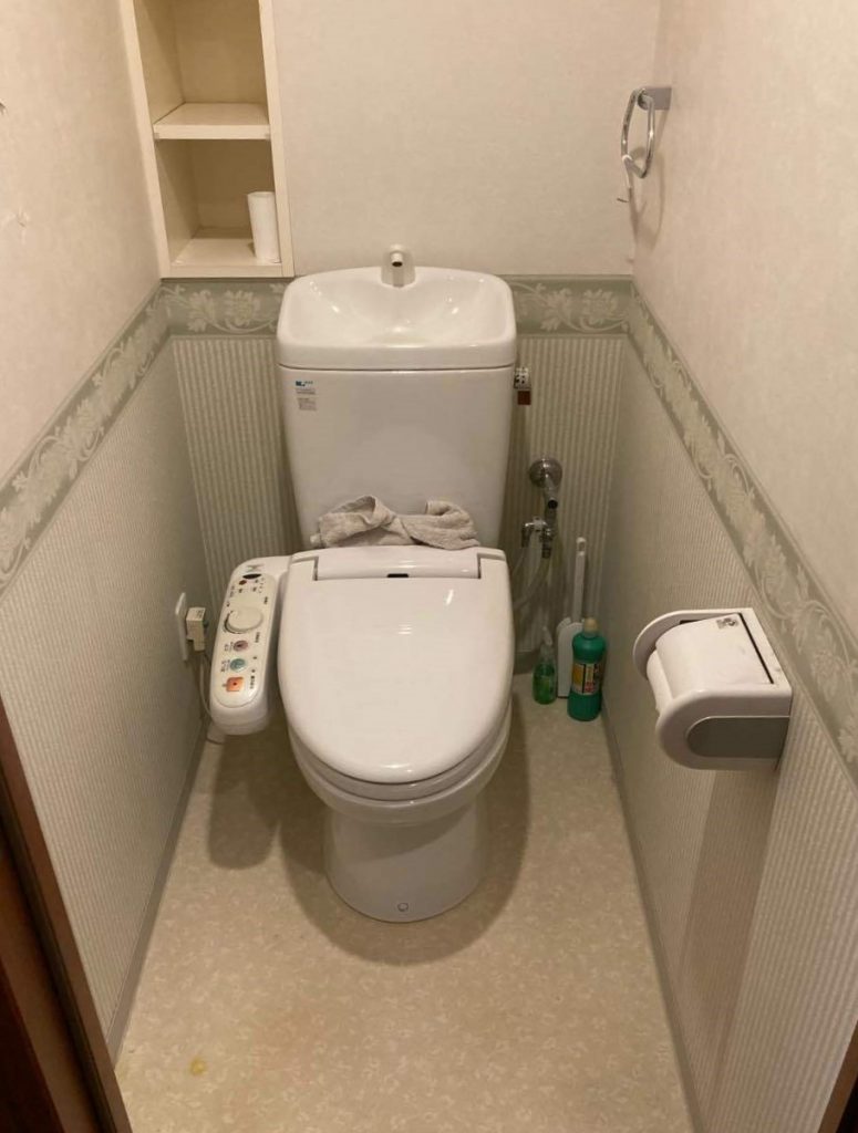 上尾市｜トイレリフォーム（LIXIL：アメージュZ）