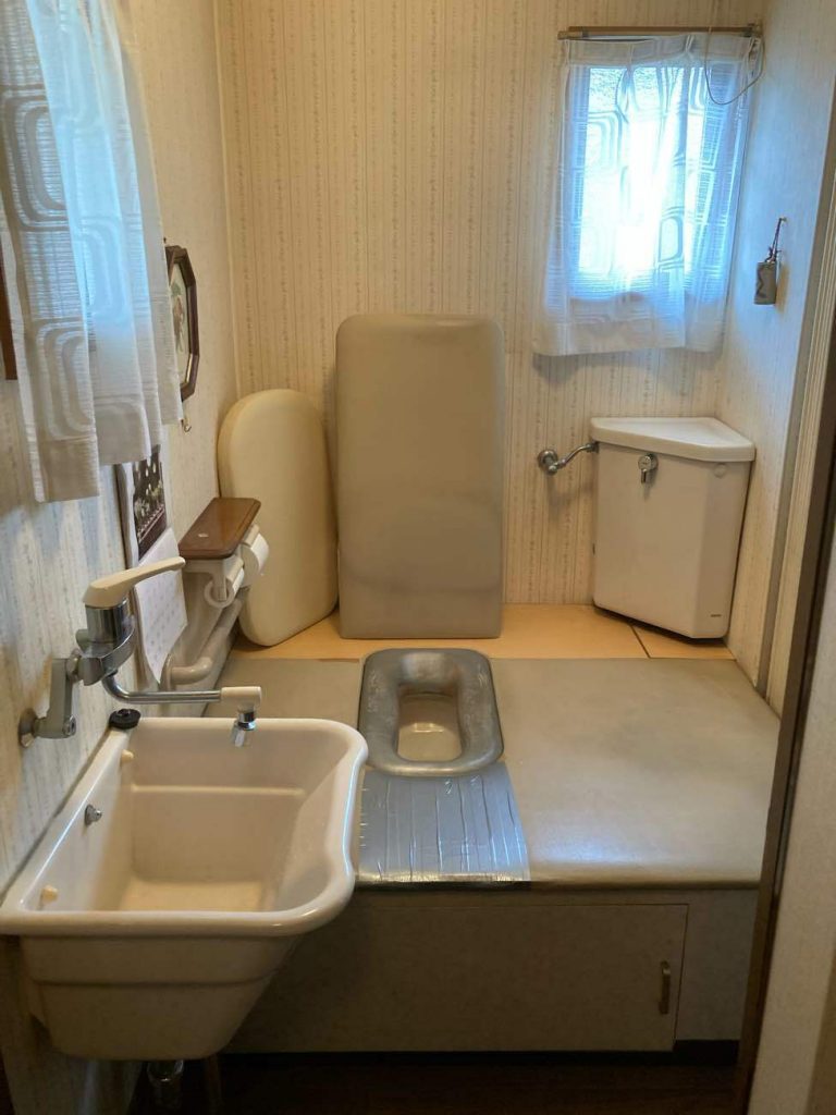 桶川市 | バリアフリートイレリフォーム（LIXIL：アメージュ）