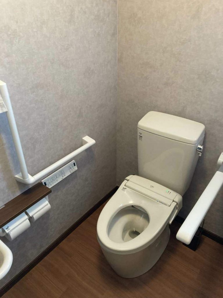 桶川市 | バリアフリートイレリフォーム（LIXIL：アメージュ）