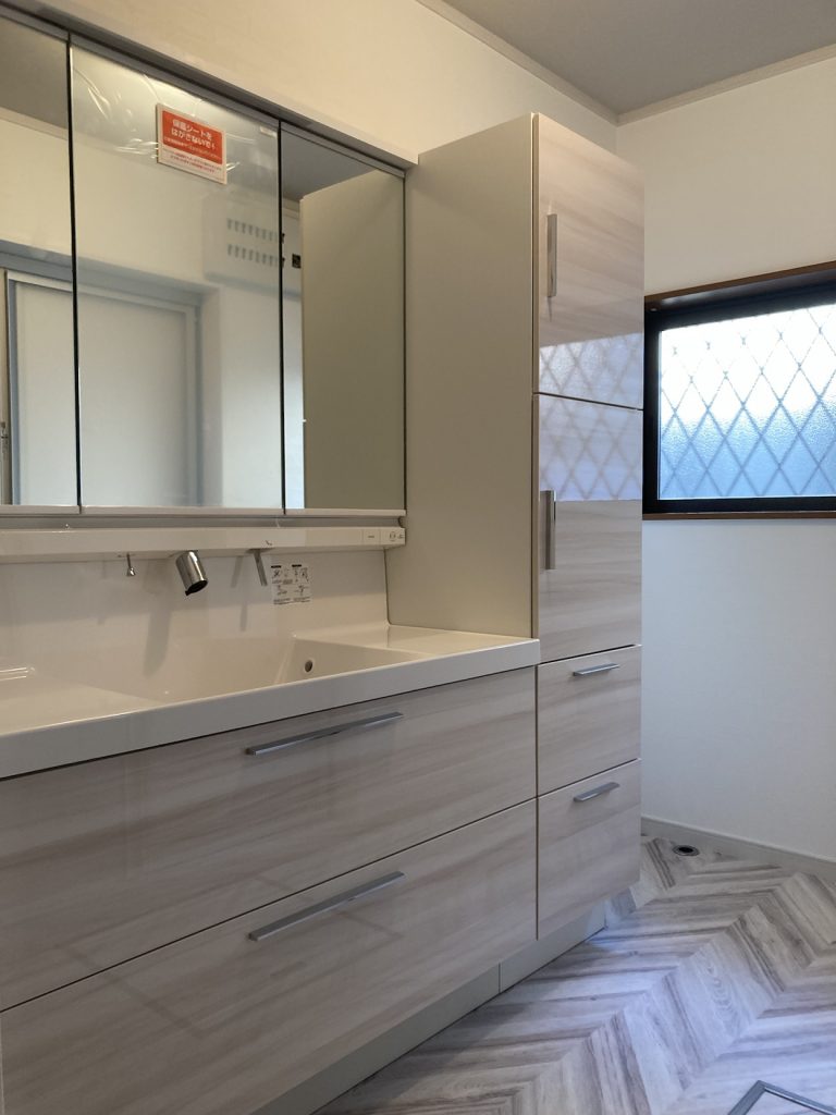 上尾市｜洗面リフォーム　～1階・2階を同時に一新！丁寧な説明と迅速な対応で叶える安心のダブル洗面リフォーム～(リクシル：エルシィ・ピアラ)