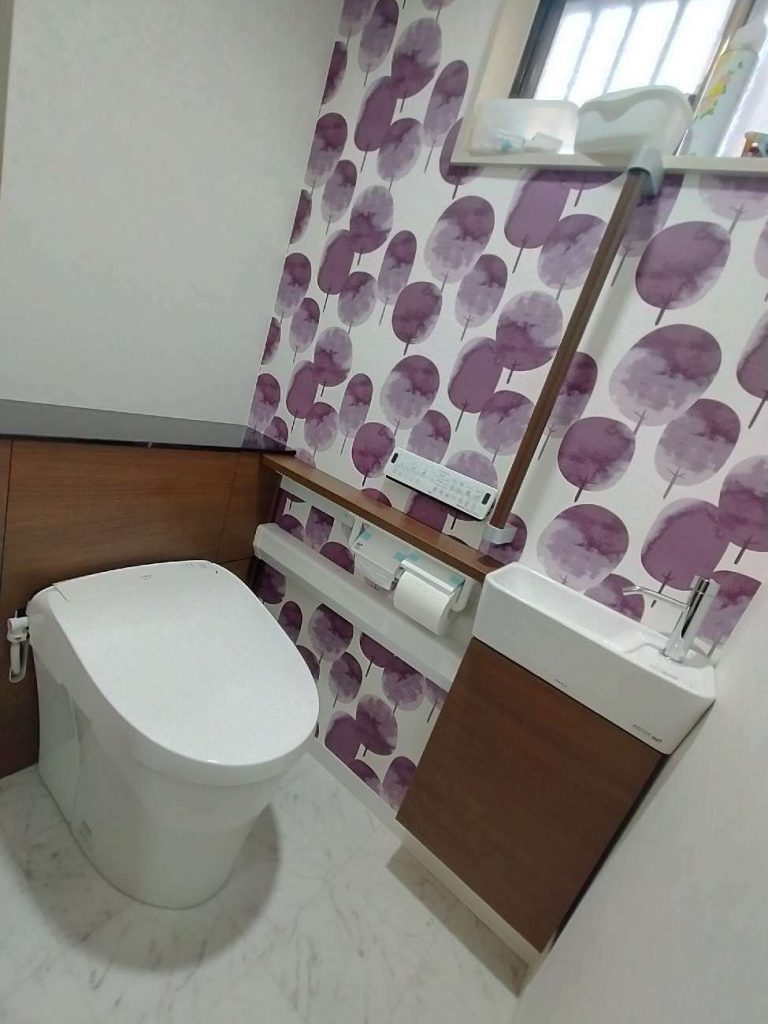 さいたま市｜トイレリフォーム　～お掃除が劇的に楽に！キャビネット付トイレ『リフォレ』で叶えるスッキリ美しい空間～(リクシル：リフォレ)