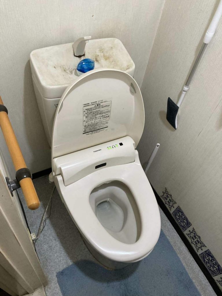 さいたま市｜トイレリフォーム　～お掃除が劇的に楽に！キャビネット付トイレ『リフォレ』で叶えるスッキリ美しい空間～(リクシル：リフォレ)