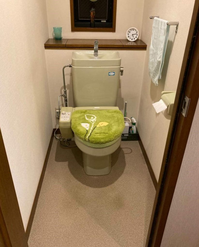 上尾市｜トイレリフォーム　～水漏れのお悩みを解決！除菌機能付の最新トイレで叶える安心で清潔な空間～(リクシル：アメージュ・NewPASSO)