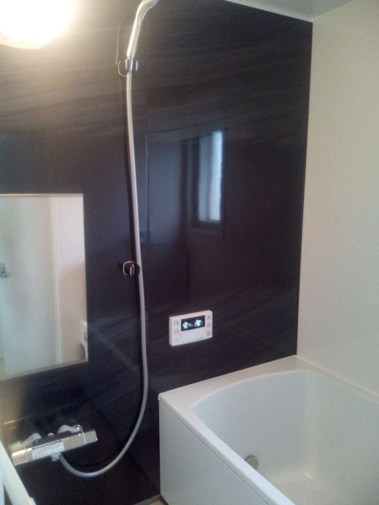 さいたま市｜浴室リフォーム　～狭いお風呂を広く快適に！独自構造で叶える、ゆったりくつろげるバスルームへ～(TOTO：ひろびろユニット)