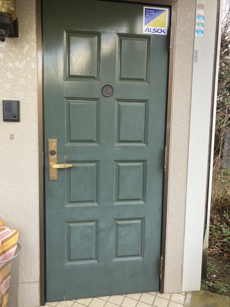 上尾市｜玄関ドアリフォーム　～わずか3時間で家の顔が生まれ変わる！最新ドアで叶える、明るく防犯性の高い玄関へ～(リクシル：リシェント)