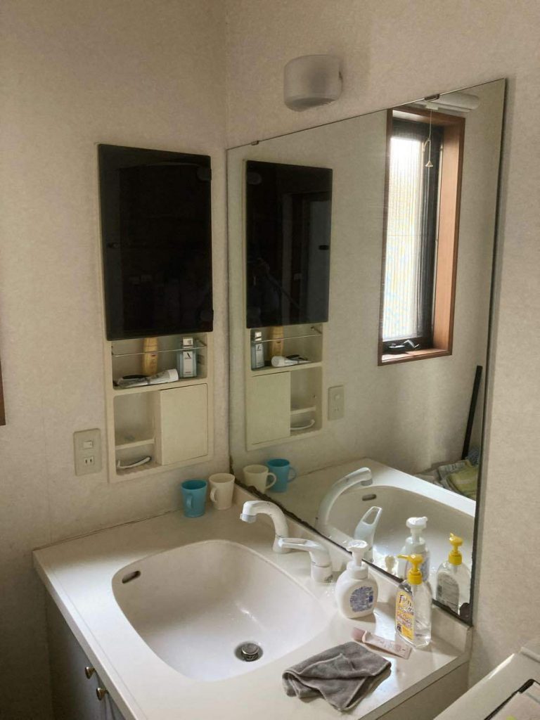 上尾市｜洗面リフォーム～ホテルのような高級感！ルミシスで叶える毎日の身支度が楽しくなる空間～（リクシル：ルミシス）