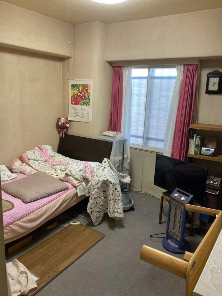 上尾市｜内装リフォーム～木の温もりを感じる上質な床と機能的な収納～