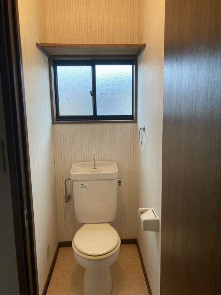 上尾市｜トイレリフォーム　～リクシルで叶える！機能性と清掃性に優れた快適なトイレ空間～(リクシル：プレアス)