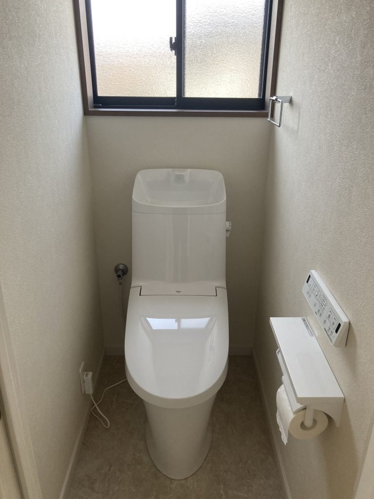 上尾市｜トイレリフォーム　～リクシルで叶える！機能性と清掃性に優れた快適なトイレ空間～(リクシル：プレアス)