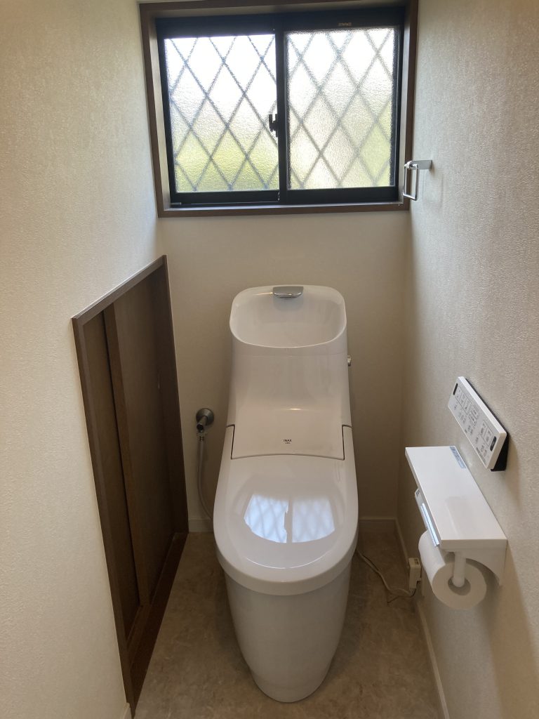 上尾市｜トイレリフォーム　～リクシルで叶える！機能性と清掃性に優れた快適なトイレ空間～(リクシル：プレアス)