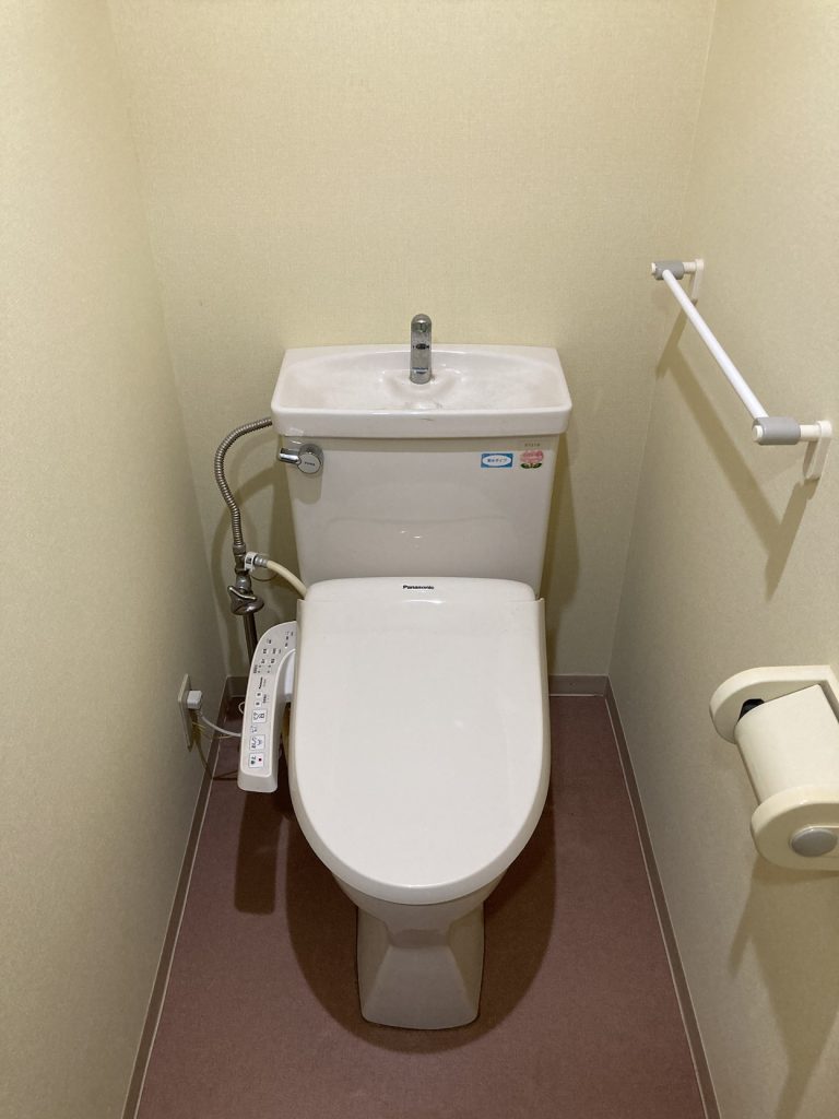 鴻巣市｜トイレリフォーム　～収納一体型でお掃除もラクラク！理想の住まいに相応しいスッキリ快適な空間～(リクシル：リフォレ)