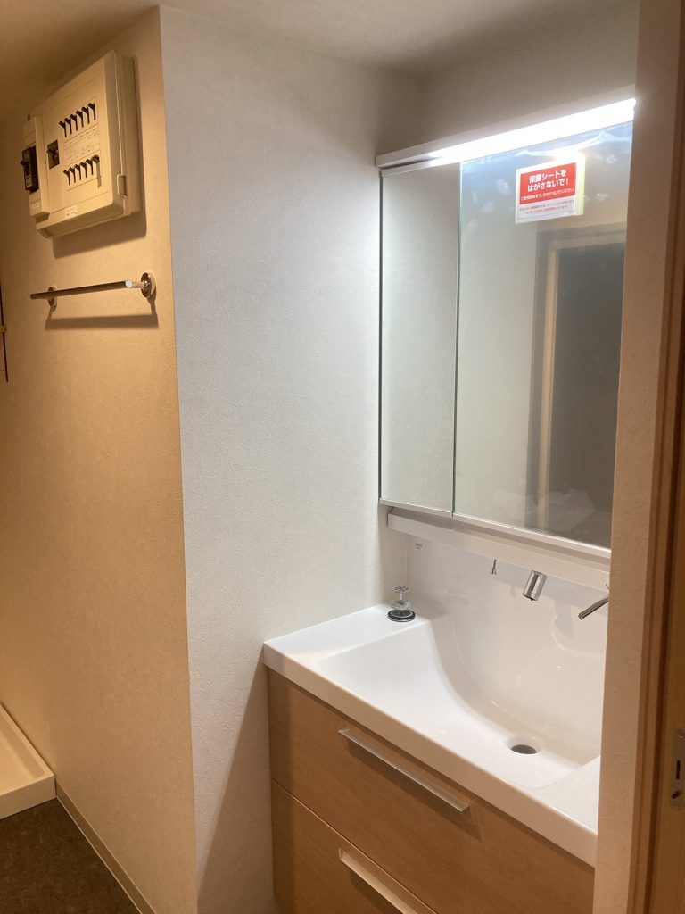 鴻巣市｜洗面リフォーム　～中古マンションを理想の住まいに！使い勝手の良い洗面台で叶える快適な新生活～(リクシル：エルシィ)
