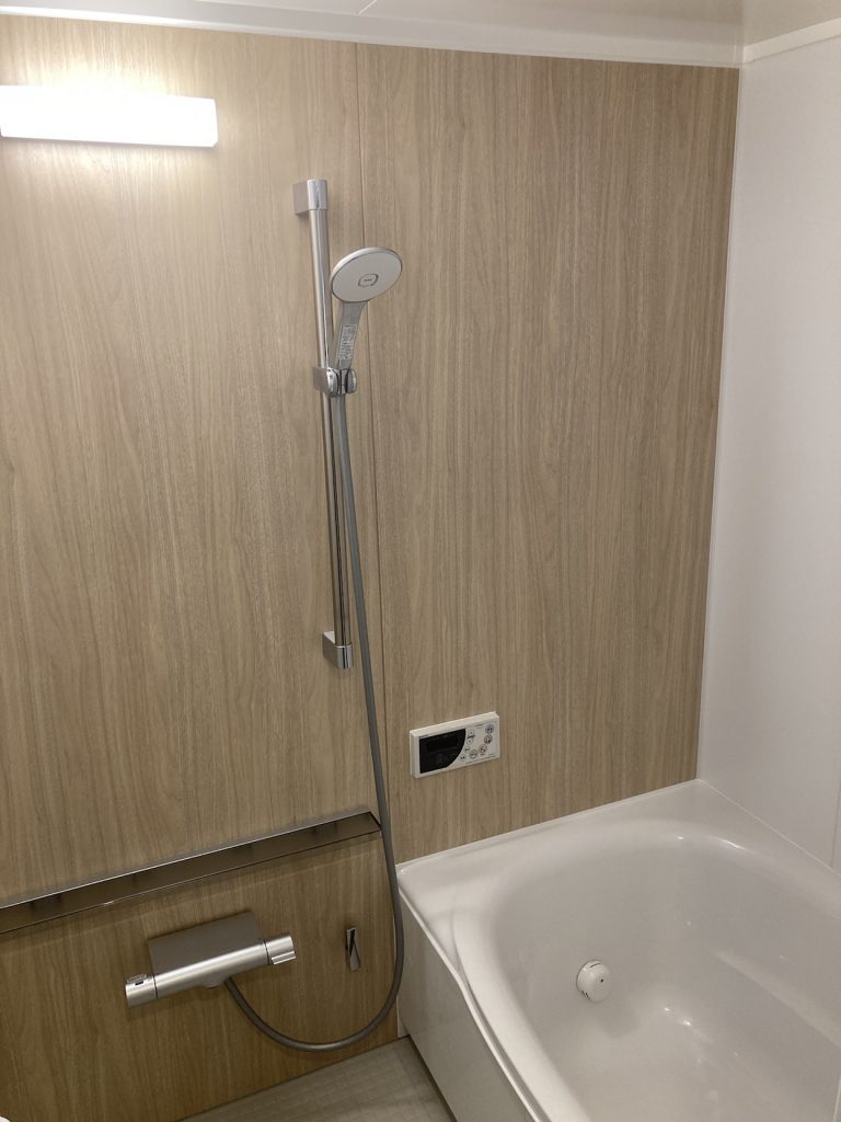 鴻巣市｜浴室リフォーム　～理想の住まいを形に！リノビオで叶えた明るく清潔感あふれるバスルーム～(リクシル：リノビオ)