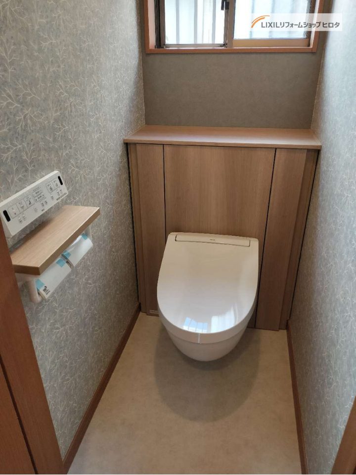 さいたま市｜トイレリフォーム　～3年越しの決断で理想が実現！掃除のしやすさに大満足の空間～(リクシル：フロートトイレ)