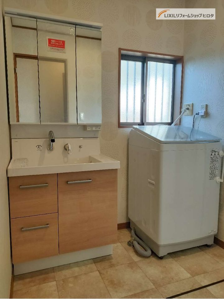 さいたま市｜洗面リフォーム　～3年越しの決断で理想が実現！使いやすさにこだわった洗面空間へ～(リクシル：ピアラ)