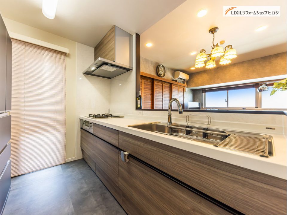 上尾市｜キッチンリフォーム　～主婦目線で使いやすさを追求！明るい光が差し込む快適な空間へ～(リクシル：ノクト)