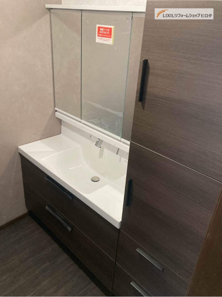 上尾市｜洗面リフォーム　～収納力＆おしゃれ感◎ 暮らしにゆとりを生むスマートな洗面空間へ～(リクシル：クレヴィ)