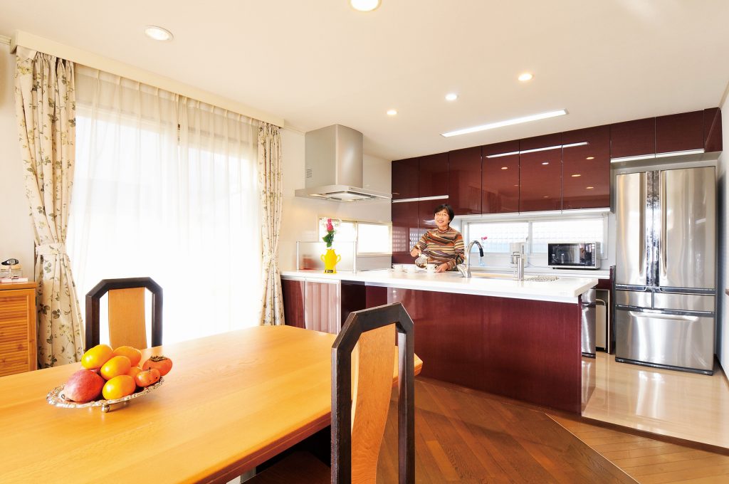 上尾市｜開放感あふれる対面キッチンへ！L字型キッチンからの大変