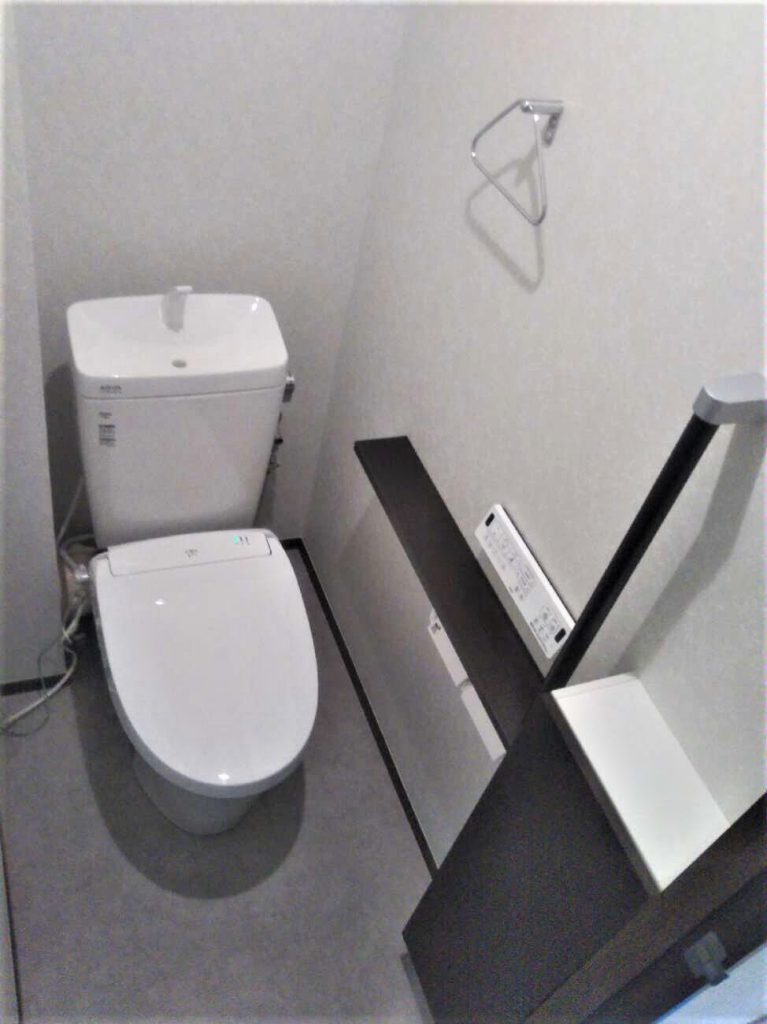 上尾市｜トイレリフォーム（LIXIL：アメージュZ）
